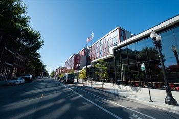 Chicago Public Library, West Loop Branch, by Skidmore, Owings